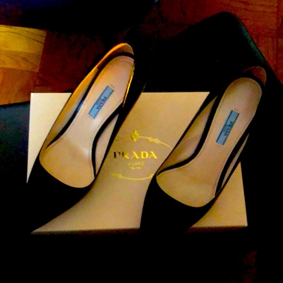 Prada pumps - Picture 1 of 5